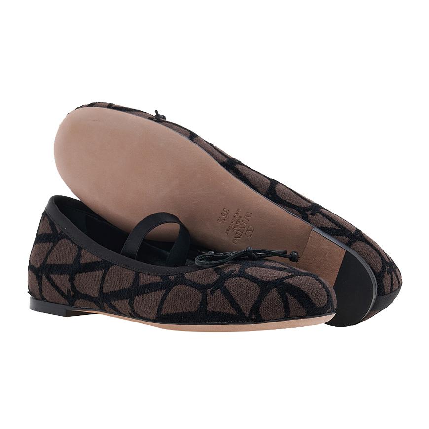 VALENTINO Garavani Women’s Iconography Flat Shoes Black Leather