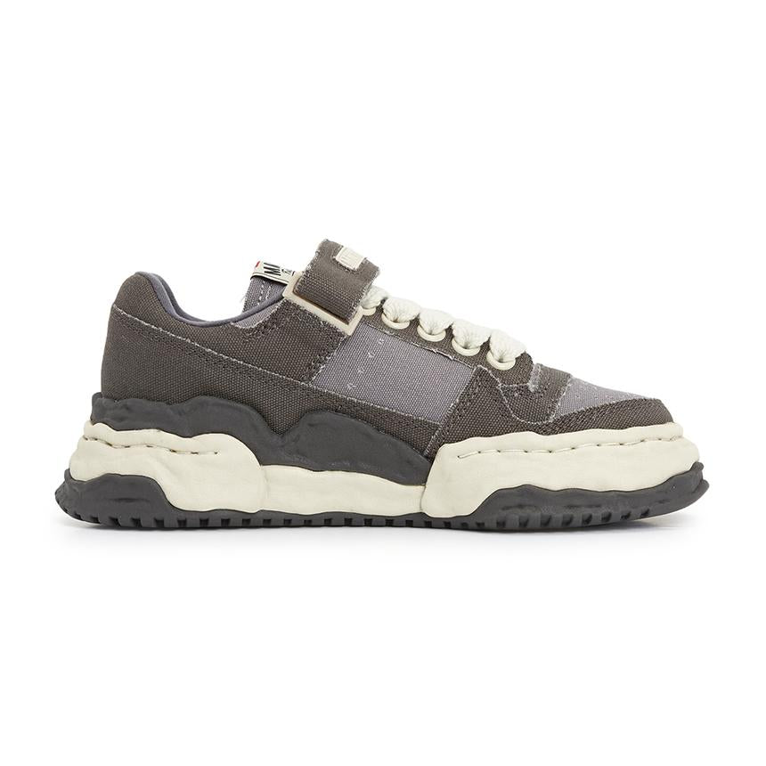 Maison Mihara Yasuhiro Kiss Original Sole Low-Top Sneakers Unisex A13FW704 GRAY