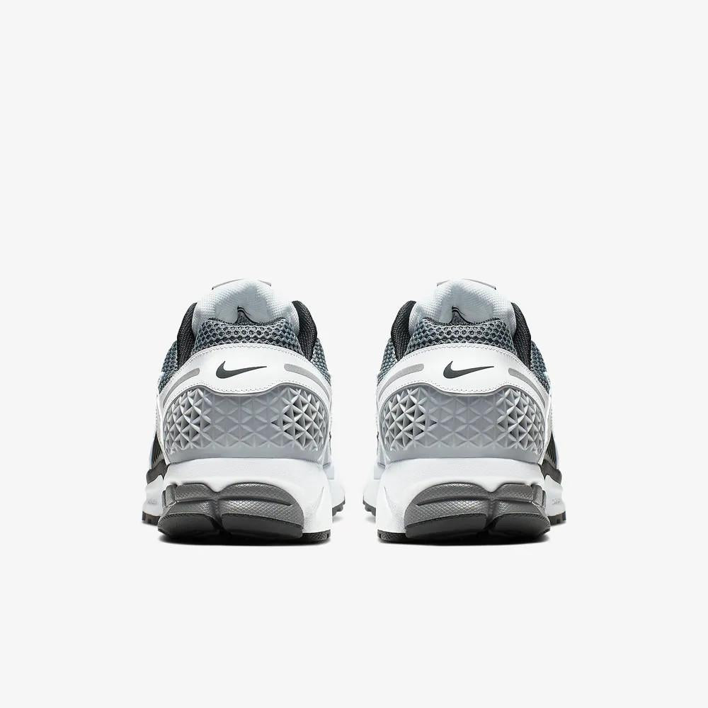 Nike Zoom Vomero 5 SE SP Dark Gray Black White Low-Top Sneakers