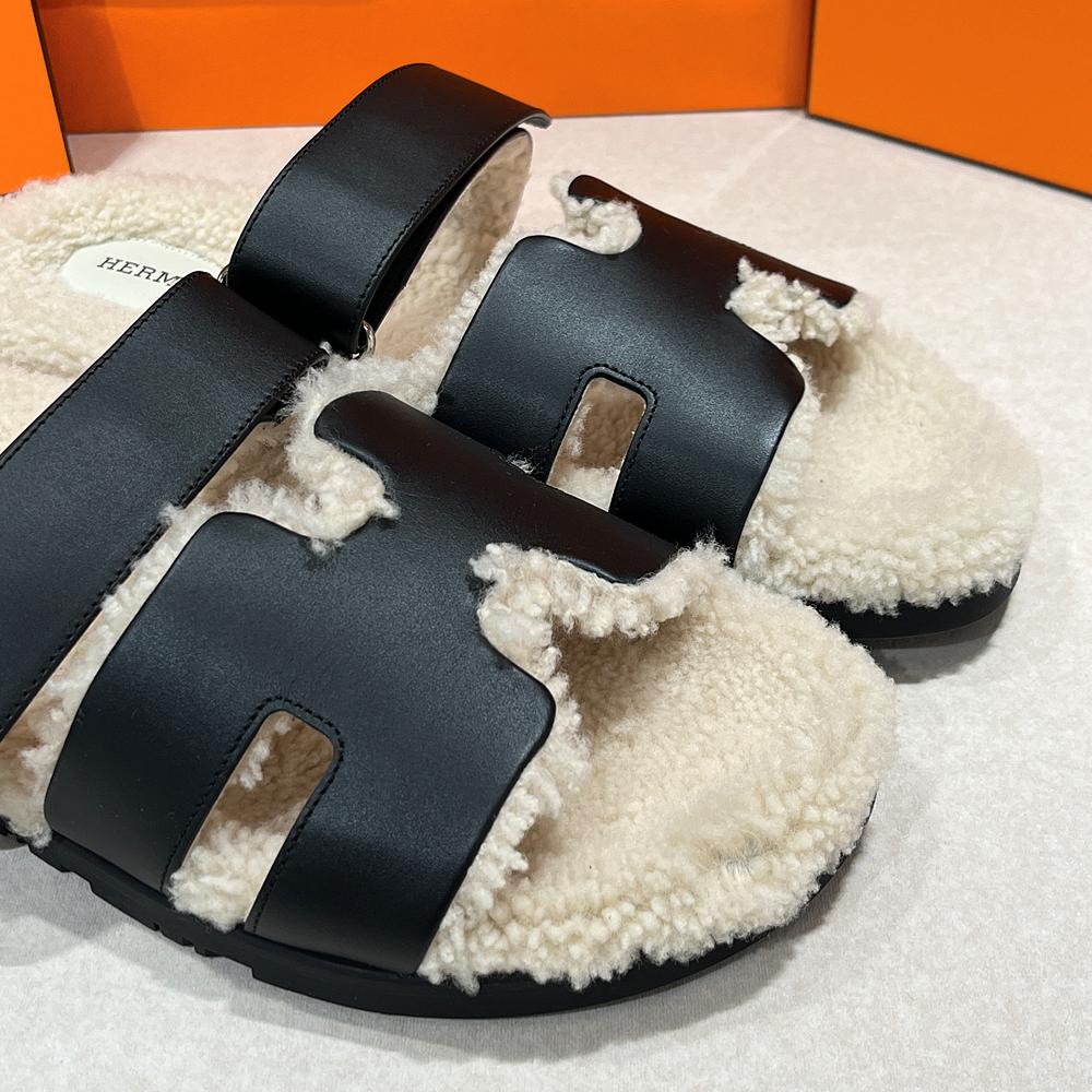 HERMES Shearling Chypre Sandals Suede Goatskin Black Ivory