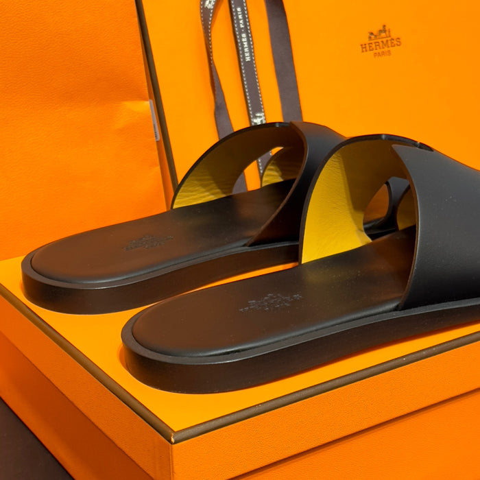 HERMES Izmir Slippers Calfskin Black Men’s Slides