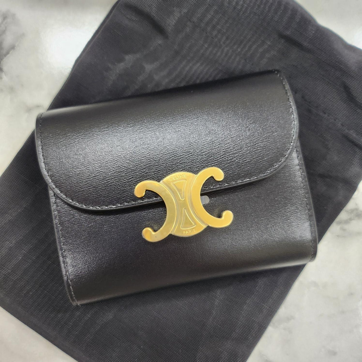 CELINE Triomphe Shiny Calfskin Small Flap Wallet Black