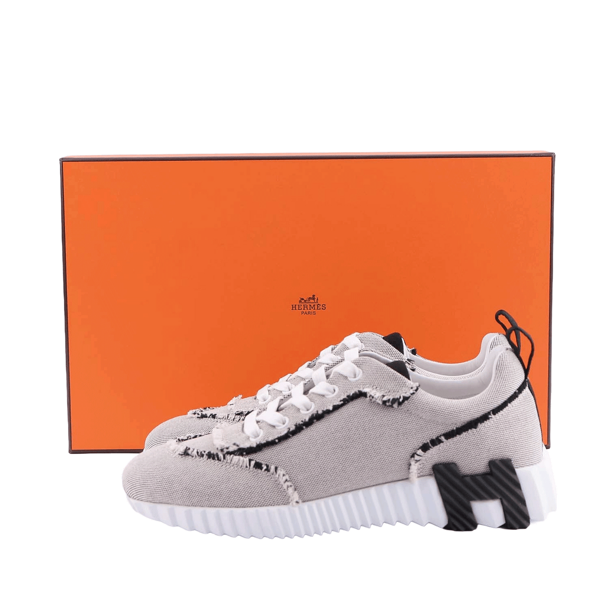 HERMES Noir Bouncing Low Top Sneakers Unisex