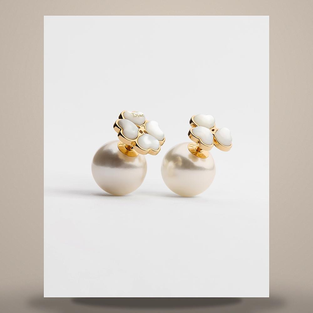 DIOR Gold-Tone Metal Earrings White Resin Pearl Mother of Pearl E4491WOMMP D301
