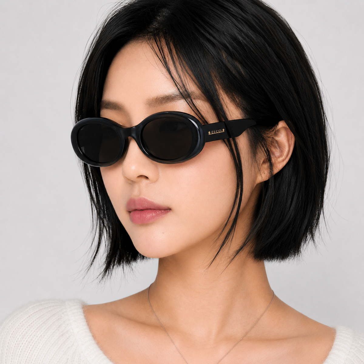 GUCCI Women’s Oval Logo Sunglasses Black