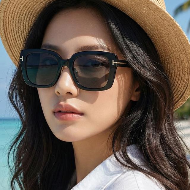 TOM FORD Black Rectangular Acetate Sunglasses Asian Fit Unisex TF1169K 01A