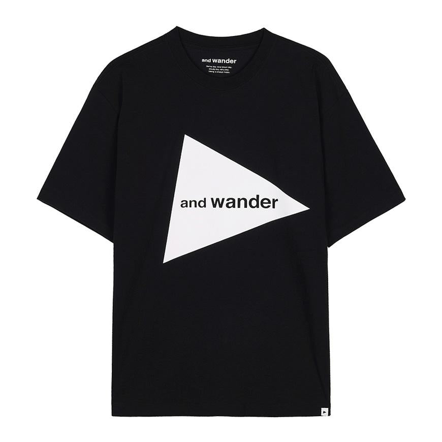 and wander Men’s Big Logo Short Sleeve T-Shirt Black Cotton 574698 4076
