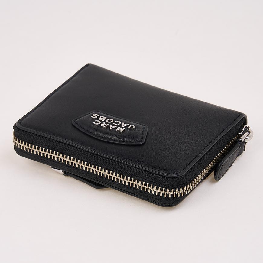 Marc Jacobs Women’s Slim Compact Bifold Wallet 2R5SMP016S01 001