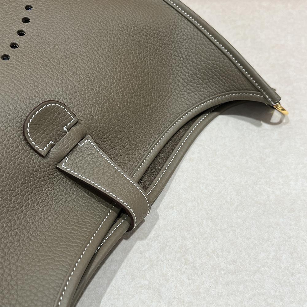 HERMES Etoupe Leather Evelyne 33 Crossbody Bag Gold Hardware