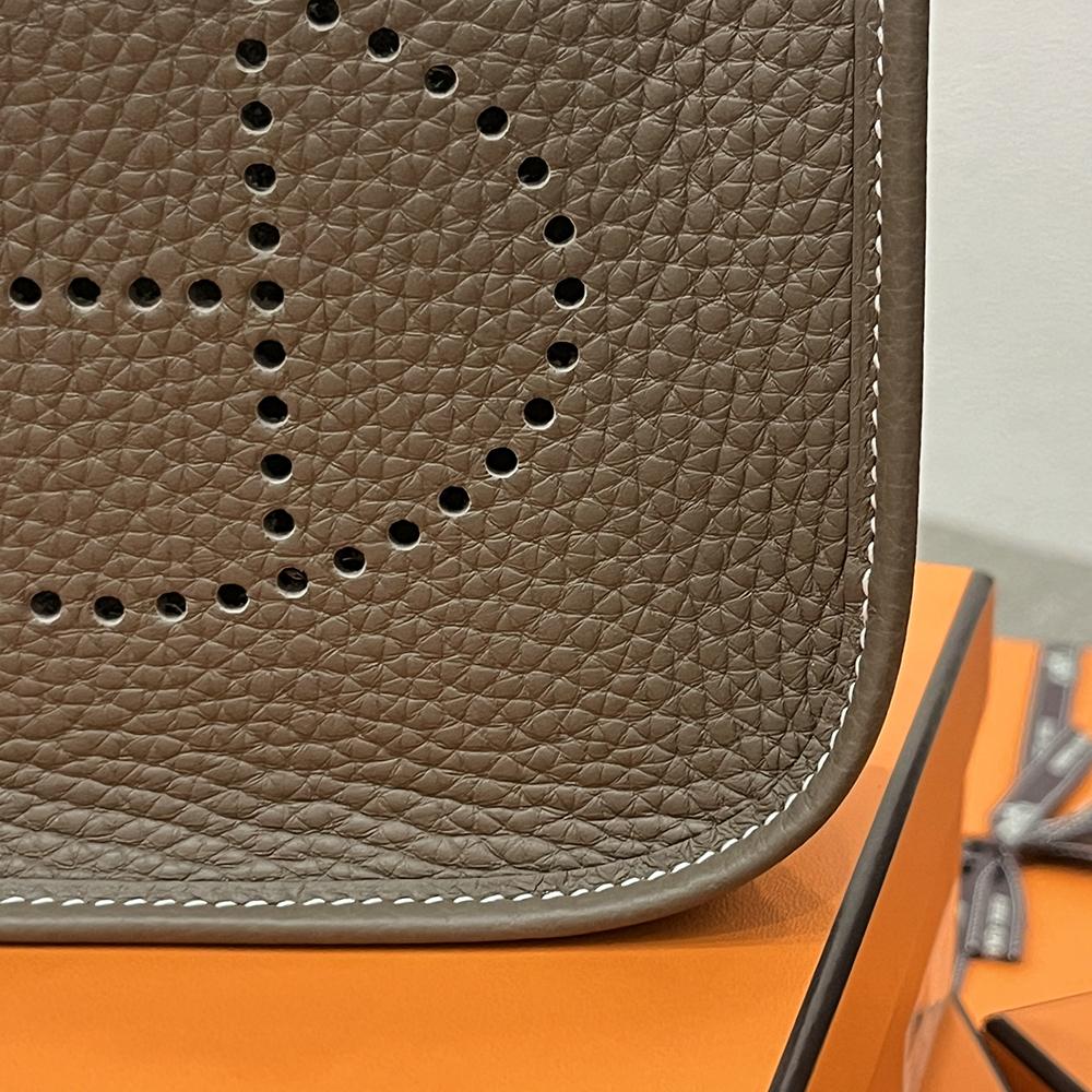 HERMES Evelyne Clemence Leather Crossbody Bag Etoupe Palladium Hardware 16