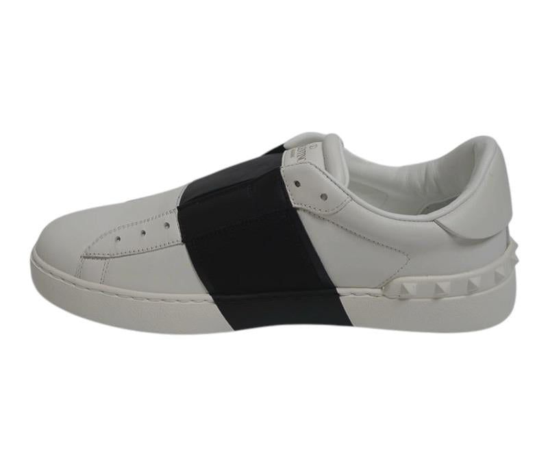VALENTINO Black Hidden Band Low-Top Sneakers 2S0938 BVC A01