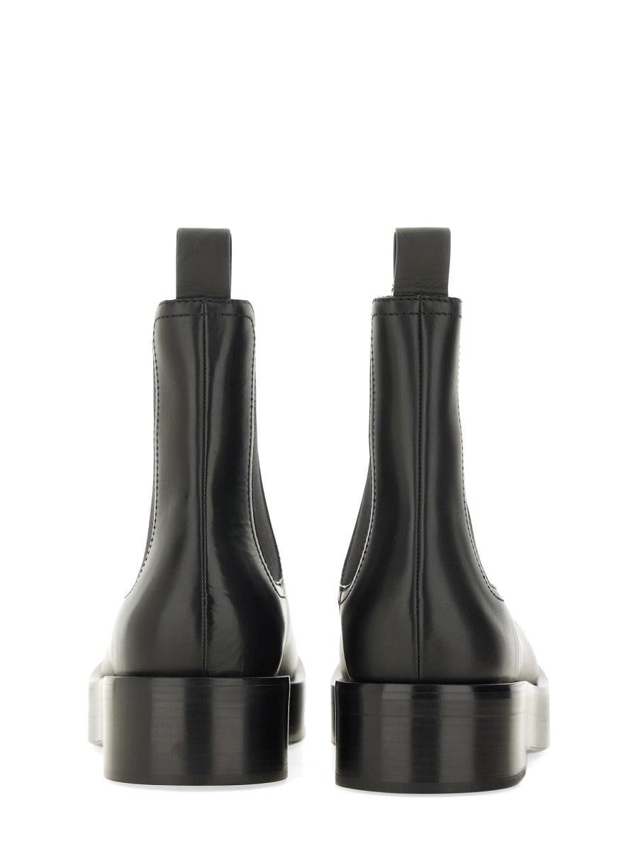 Bottega Veneta Black Leather Chelsea Boots for Men