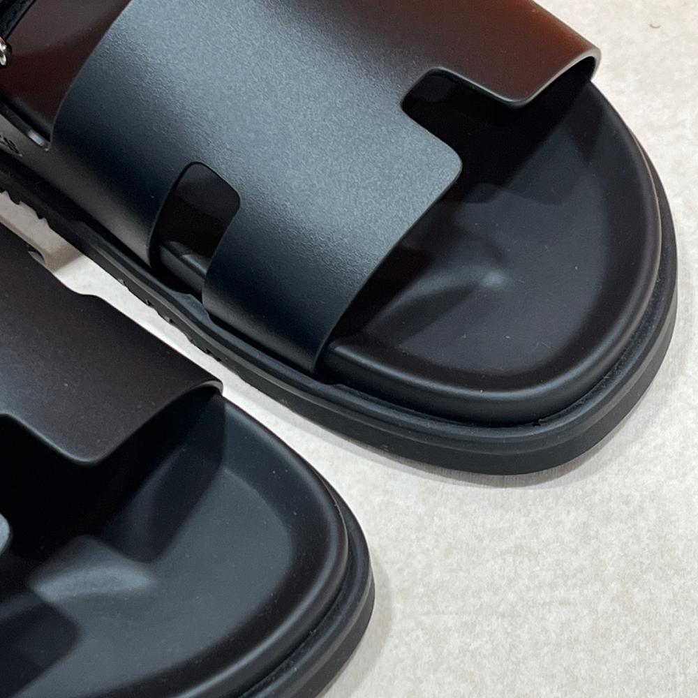 HERMES Men’s Chypre Classic Black Sandal