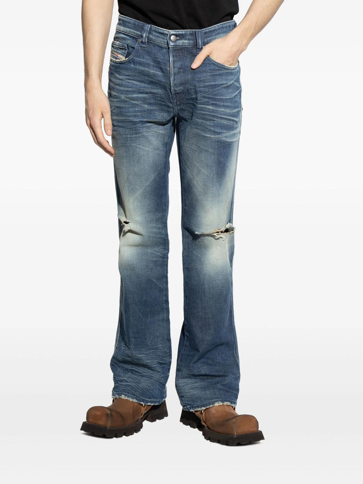 DIESEL 1998 DBUCK Bootcut Denim Jeans Blue L32 Men’s Pants A1221809L35 01