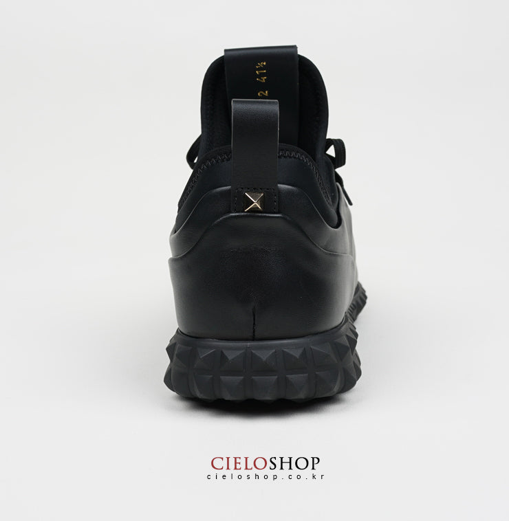 VALENTINO Black Rockstud Bodytech Techshock Low-Top Sneakers