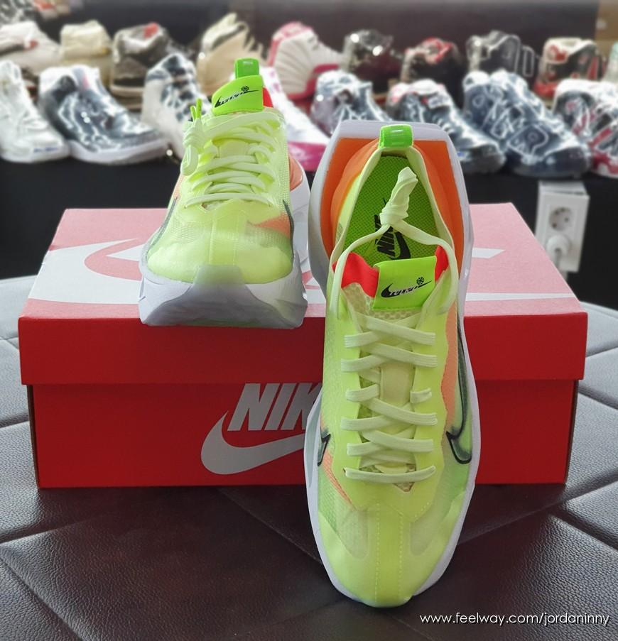 Nike Zoom Vista Grind Fluorescent Low-Top Sneakers Women