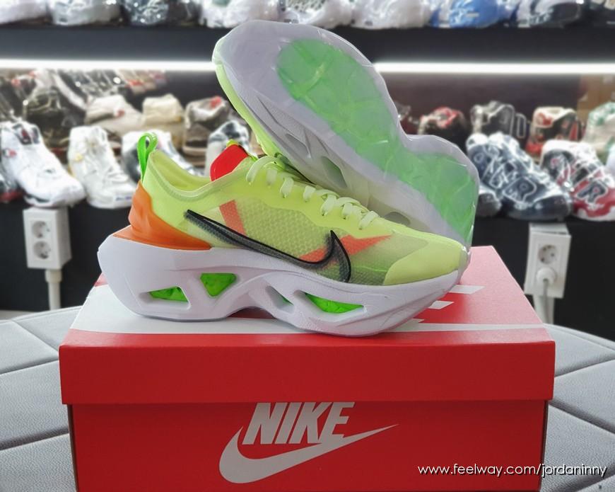 Nike Zoom Vista Grind Fluorescent Low-Top Sneakers Women