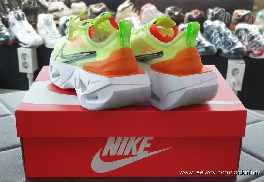 Nike Zoom Vista Grind Fluorescent Low-Top Sneakers Women