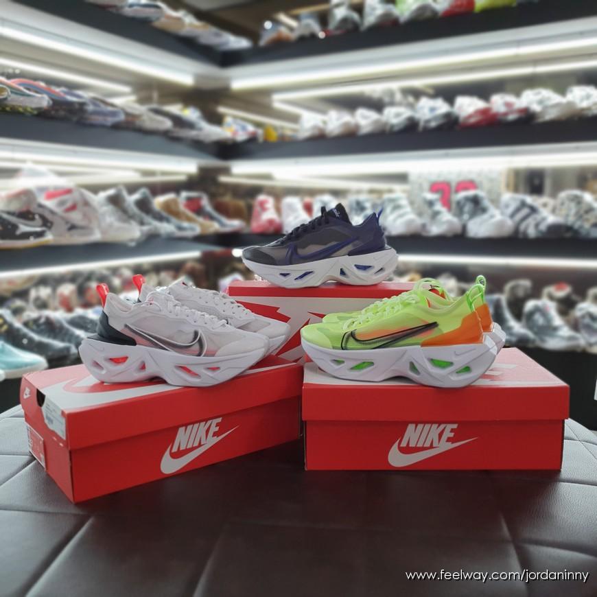 Nike Zoom Vista Grind Fluorescent Low-Top Sneakers Women