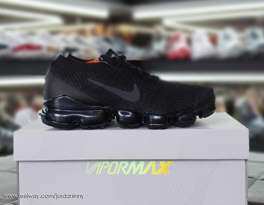 Nike VaporMax Flyknit 3 Triple Black Women’s Low-Top Sneakers