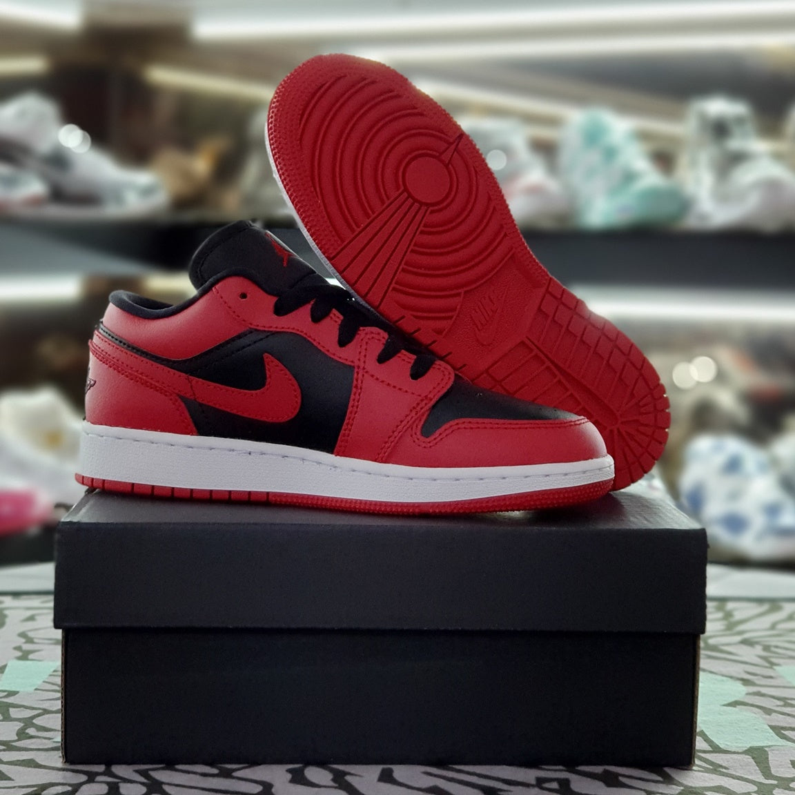 Air Jordan 1 Low Bred Varsity Red Womens Sneakers 553558 606