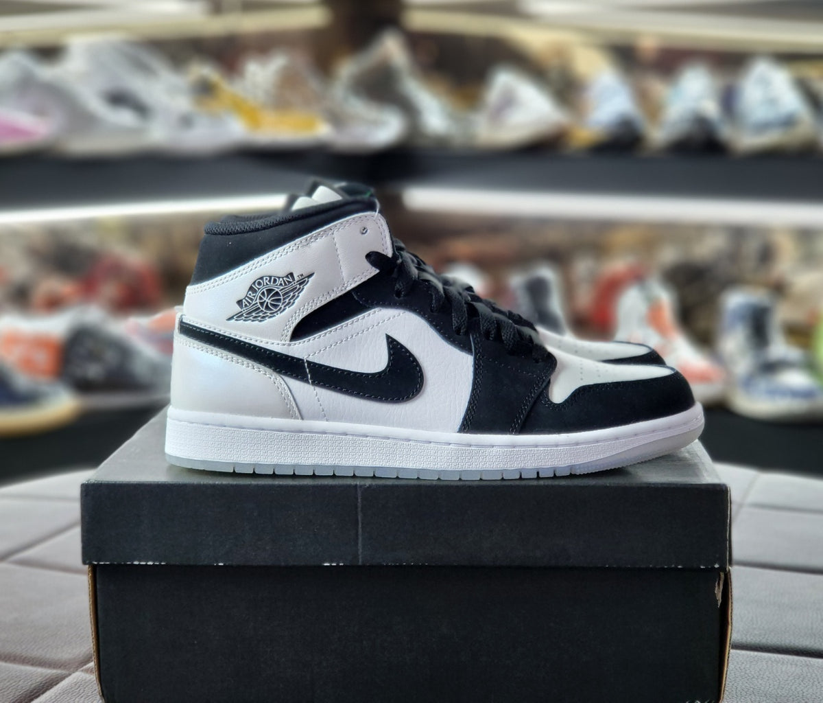 Nike Air Jordan 1 Mid Diamond High Top Sneakers White Black
