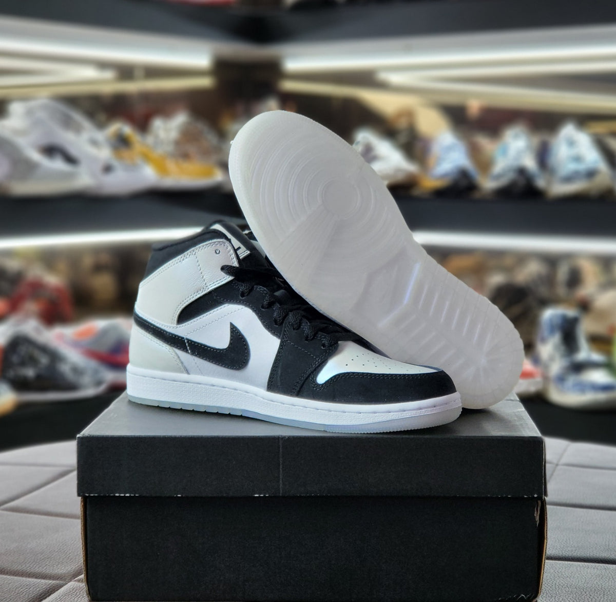 Nike Air Jordan 1 Mid Diamond High Top Sneakers White Black