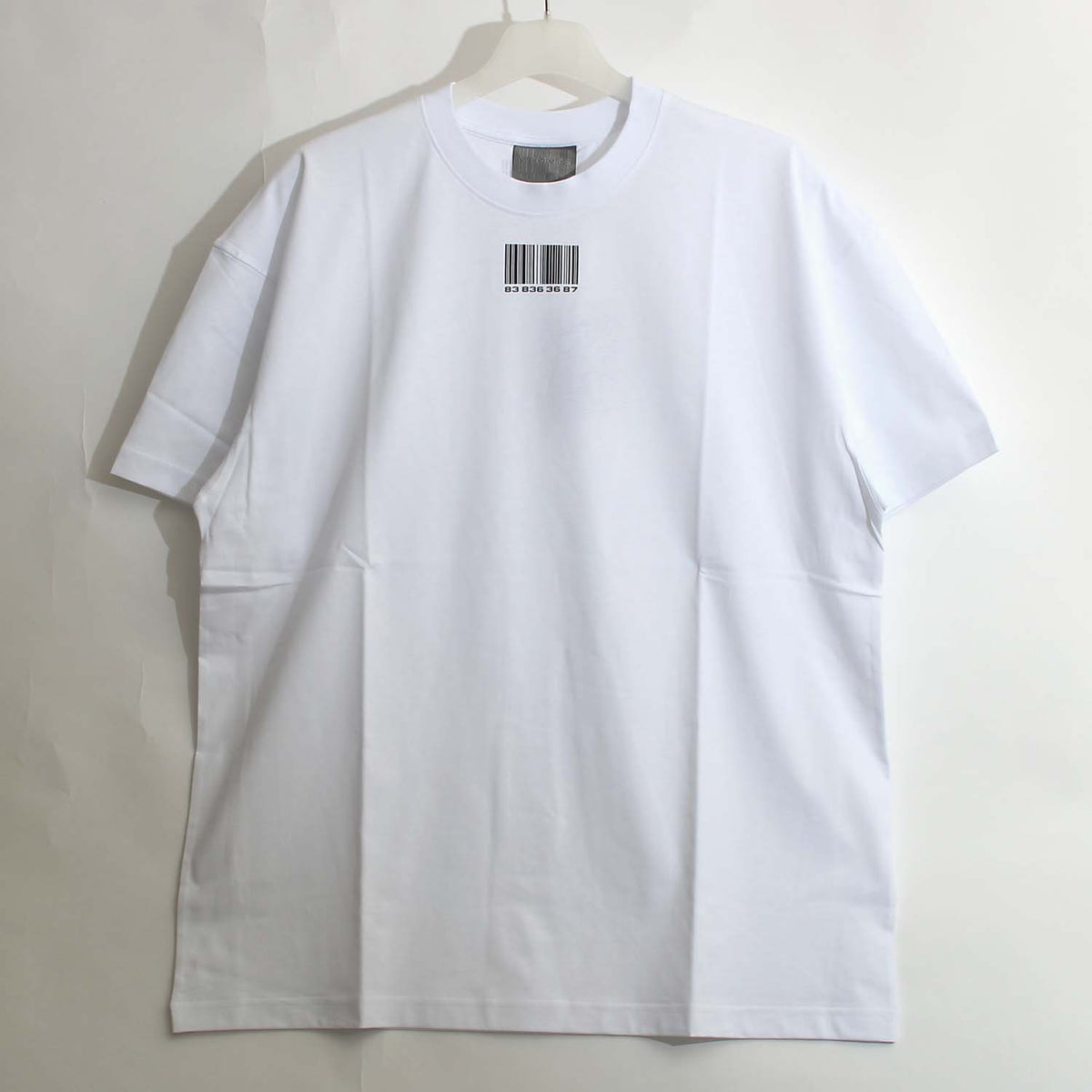 Vetements Men's VTMNTS Barcode Print White Short Sleeve T-Shirt VL12TR460W 1602
