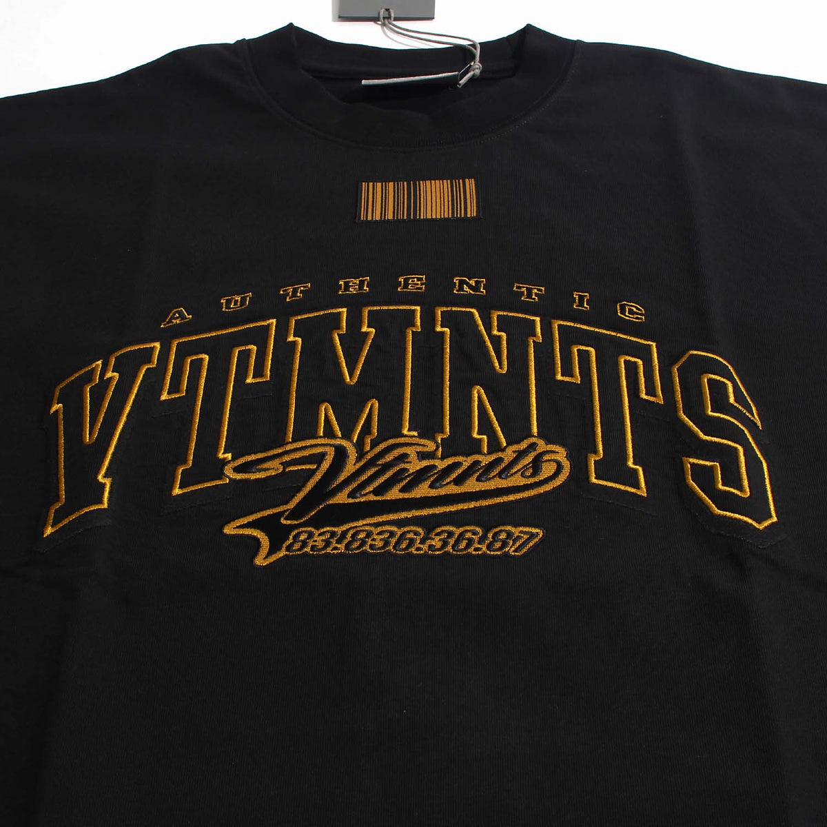 Vetements Men's VTMNTS Embroidered Logo Black T-Shirt VL12TR180B 1612