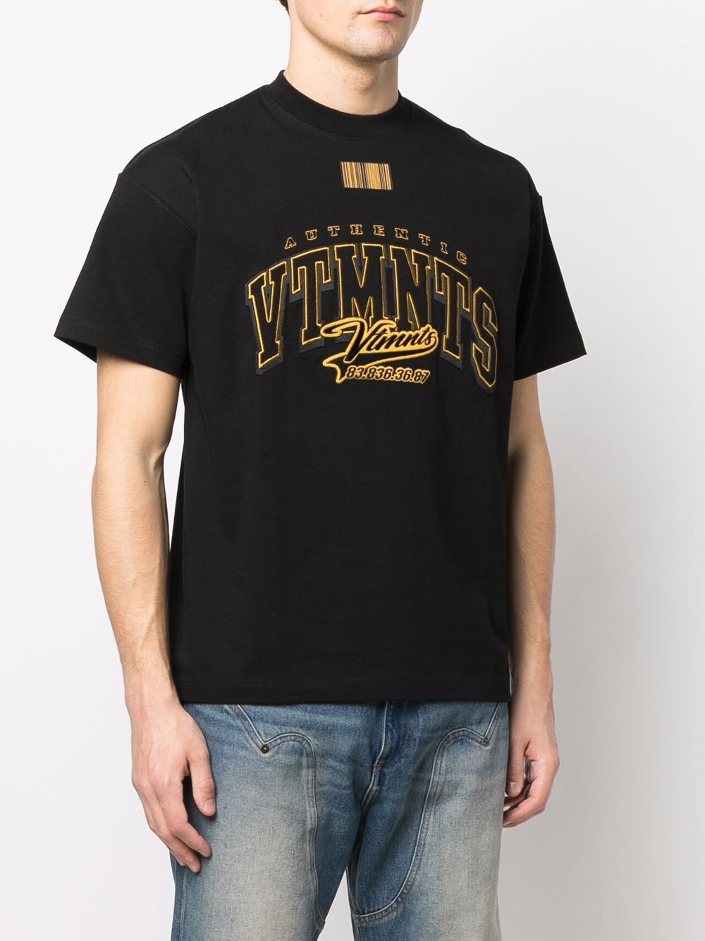 Vetements Men's VTMNTS Embroidered Logo Black T-Shirt VL12TR180B 1612
