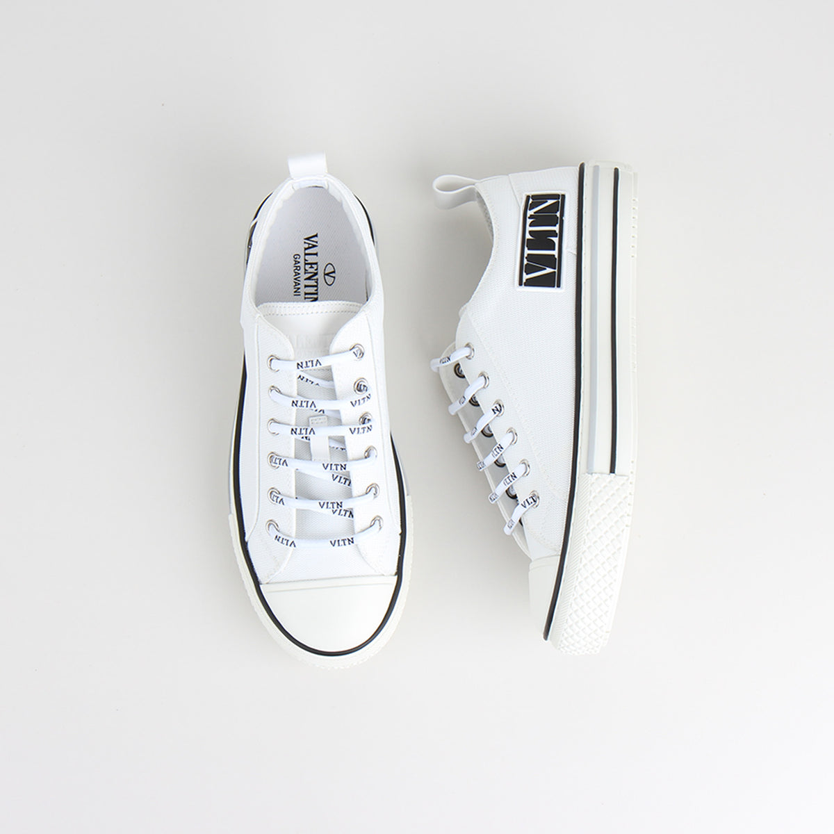 VALENTINO Giggies Men's Low Top Sneakers White Black XY2S0D57MBU