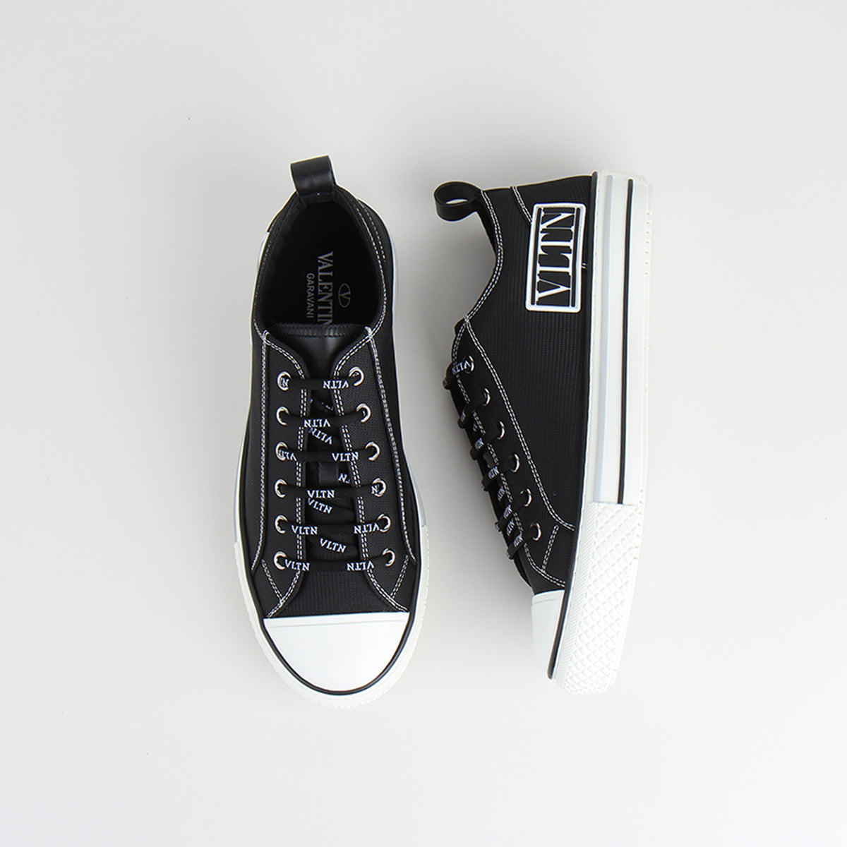 VALENTINO Giggies Men's Low Top Sneakers White Black XY2S0D57MBU