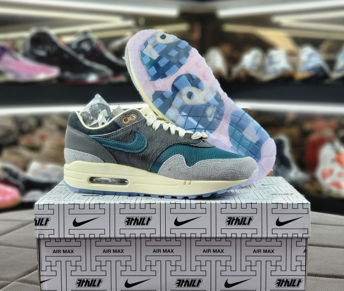 Nike Kasina x Air Max 1 Mandarin Duck Particle Grey Low-Top Sneakers