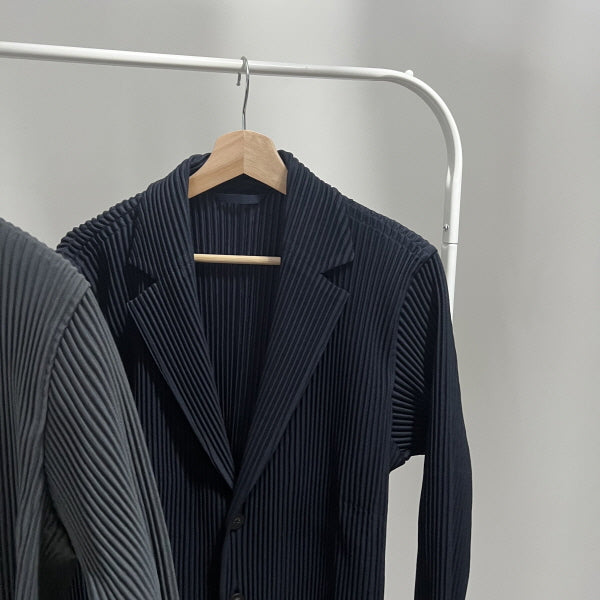 Issey Miyake Homme Plissé Black Pleated Jacket for Men JD201 4