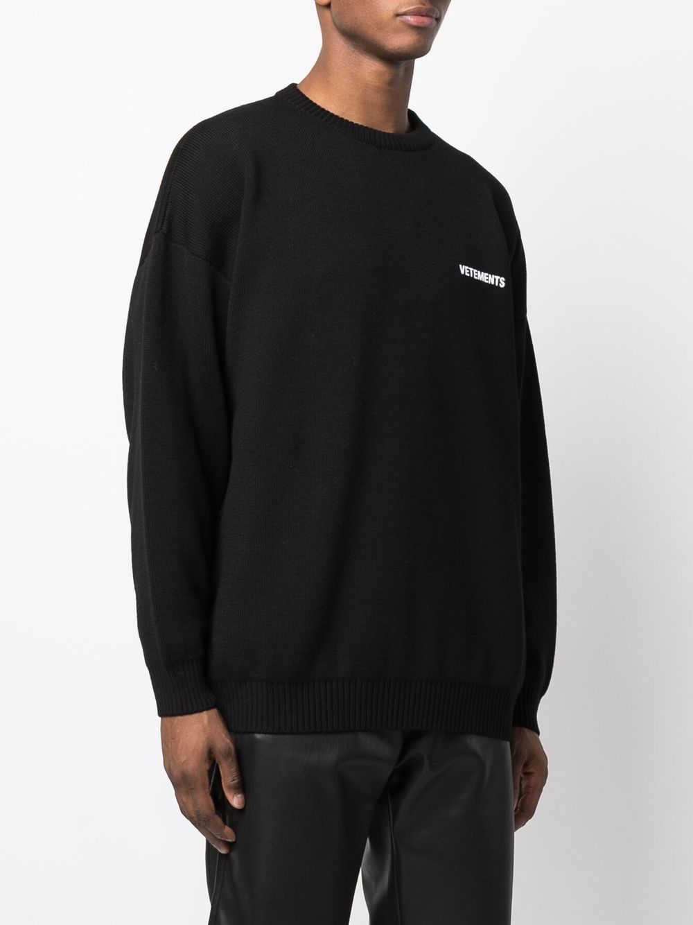 Vetements Logo Men's Crewneck Knit Sweater UE52KN360B 2901