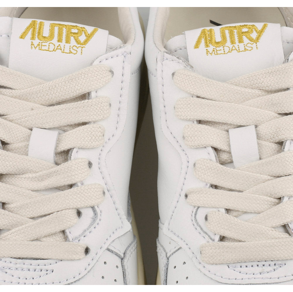 AUTRY Women’s Lettering Low-Top Sneakers
