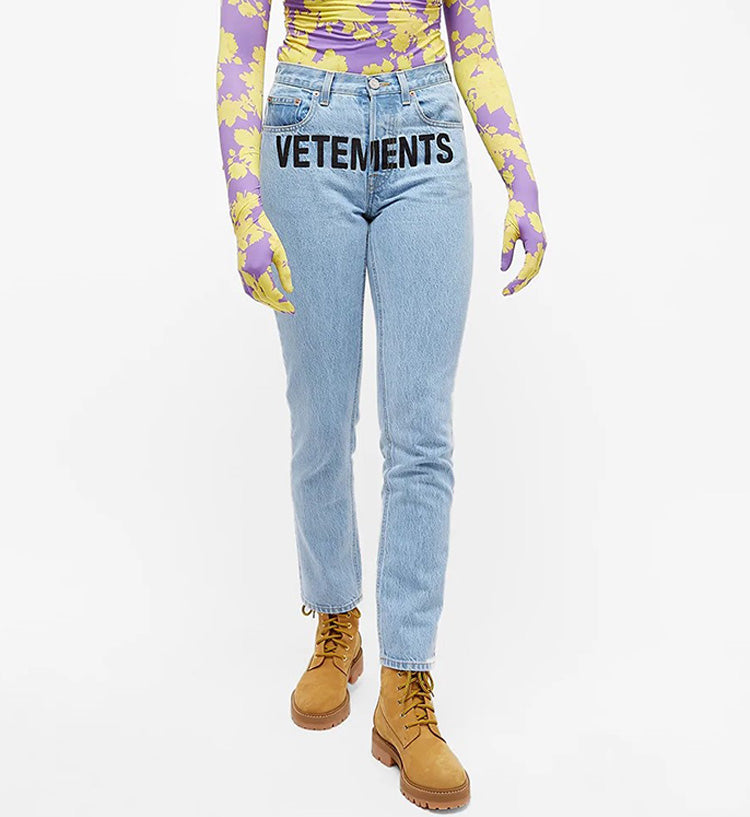Vetements Women's Logo Magic Fit Denim Jeans WE52PA500N