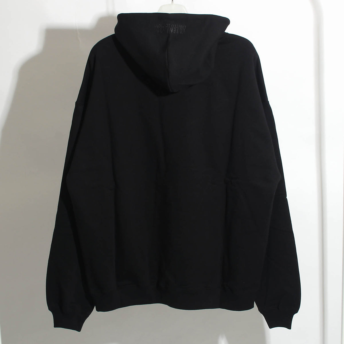 Vetements Oversized Sweet Logo Black Hoodie UA53HD320B