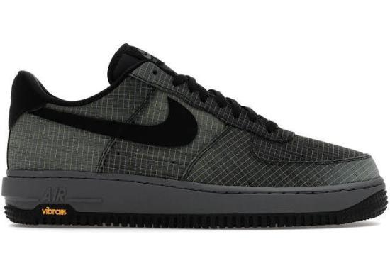 Nike Black Low-Top Sneakers for Men
