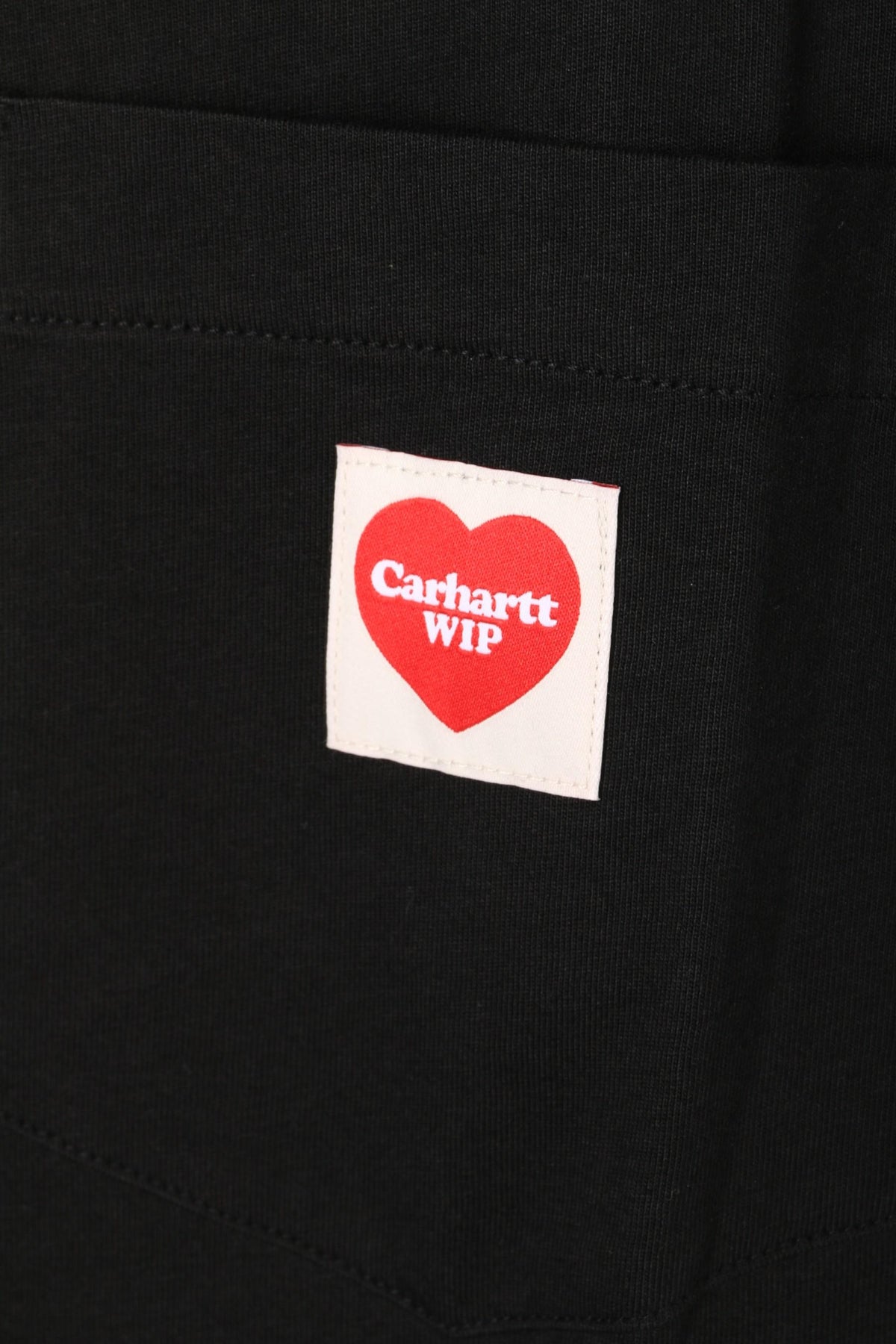CARHARTT WIP Pocket Heart Short Sleeve T-Shirt Black/Red I032128 1V2XX
