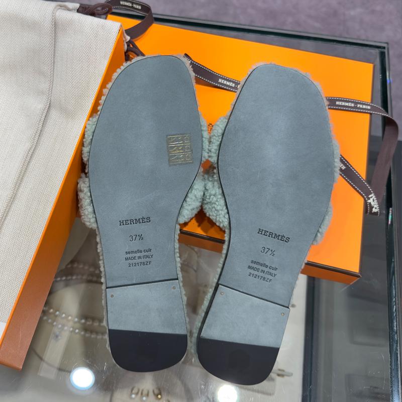 HERMES Mint Green Orelle Skin Oran Sandals Women