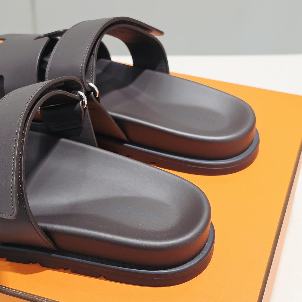HERMES Men’s Chypre Sandals Brown Ebene Leather