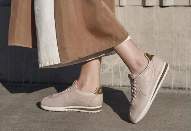 Nike Women’s Cortez Sharapova Low-Top Sneakers Sail/Beige AR5696 202