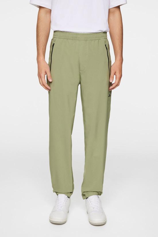 J LINDEBERG Training Jogger Sweatpants for Men AMPA12305M311 OIL GREEN DOM