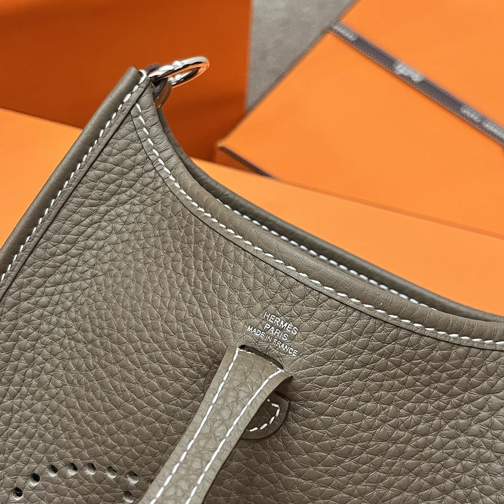 HERMES Evelyne Clemence Leather Crossbody Bag Etoupe Palladium Hardware 16