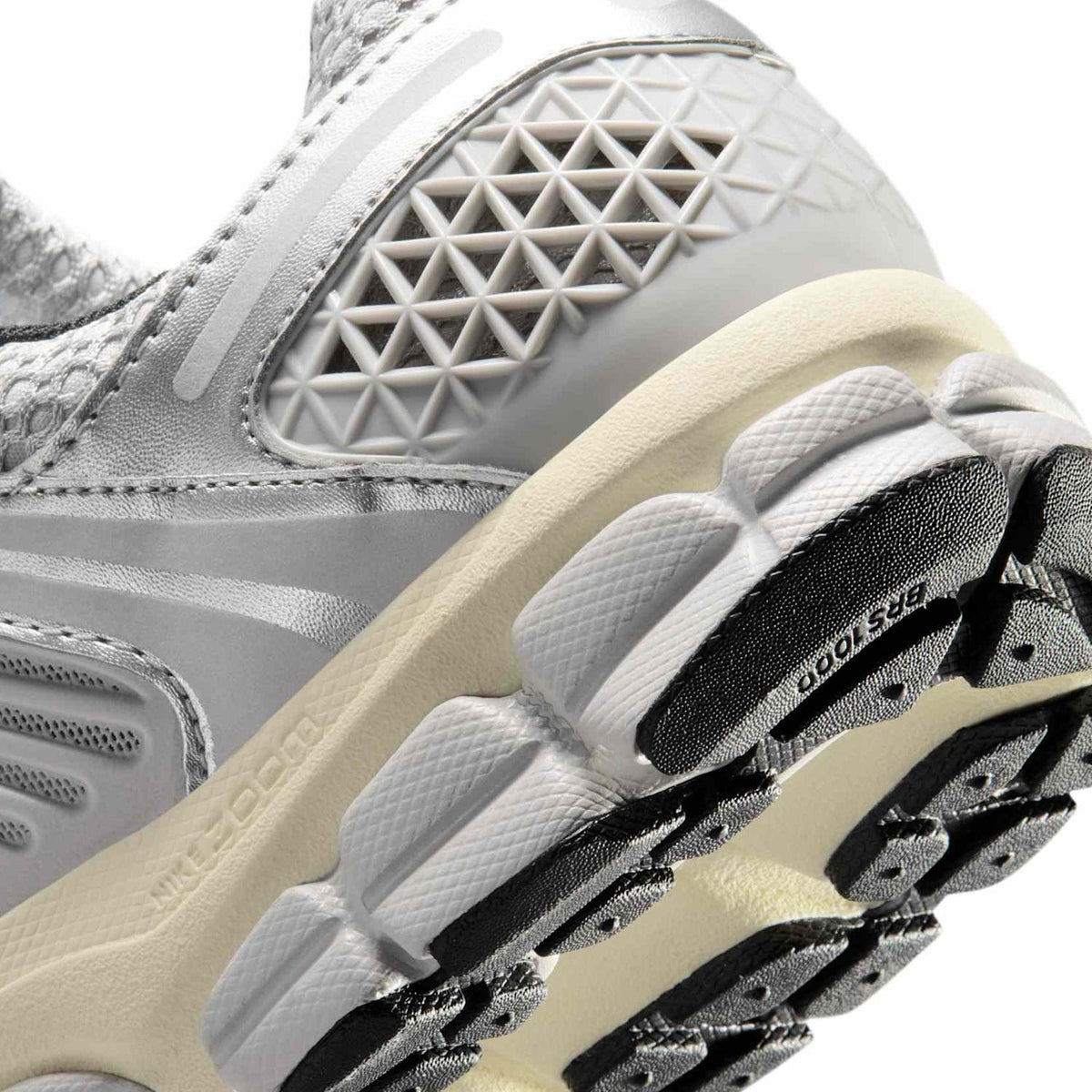 Nike Zoom Vomero 5 Grey Fog Metallic Silver Low-Top Sneakers IM3486 002