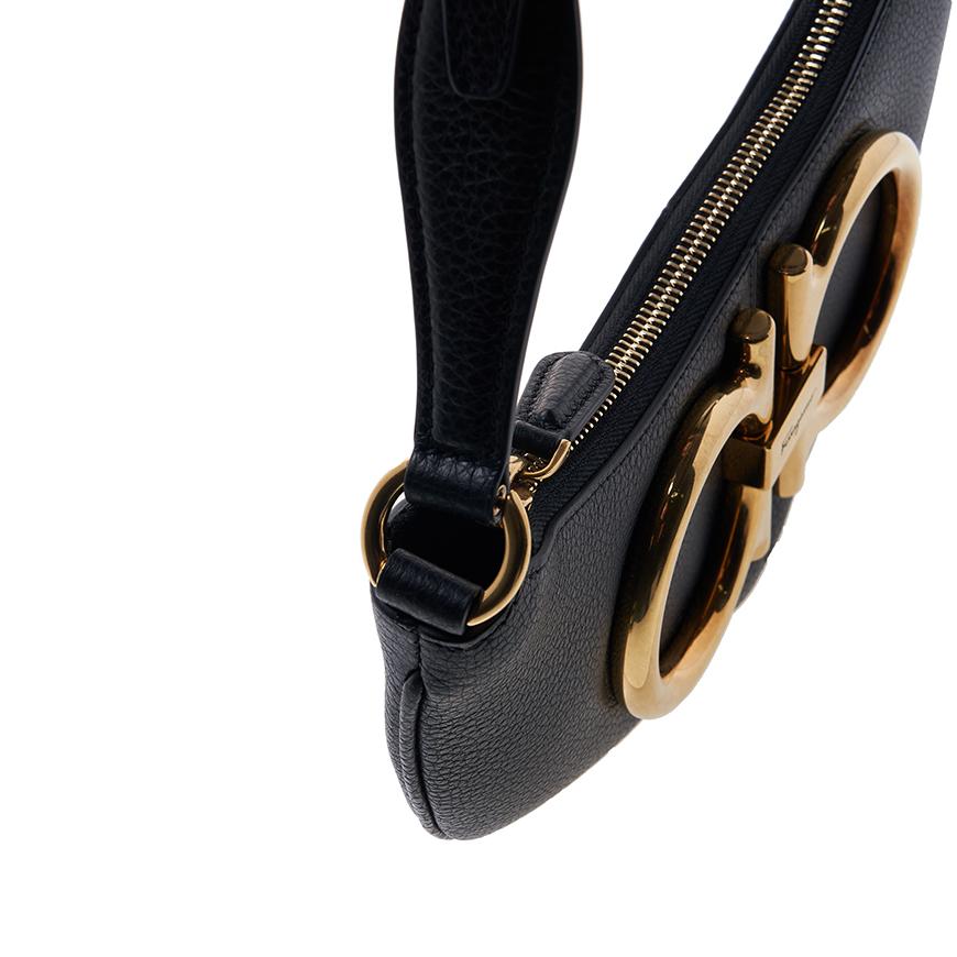 Ferragamo Maxi Double Gancini Shoulder Bag for Women 21 2936 NERO 0759922 1