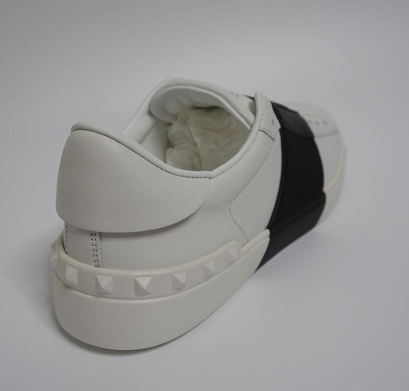 VALENTINO Black Hidden Band Low-Top Sneakers 2S0938 BVC A01