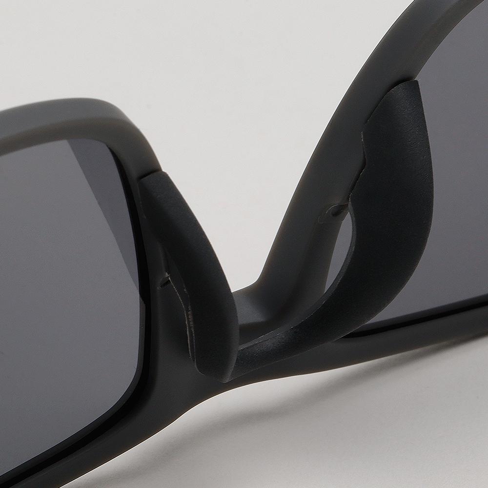 Nike Matte Gray Sport Sunglasses Unisex Golf Fishing Hiking CW4725 021