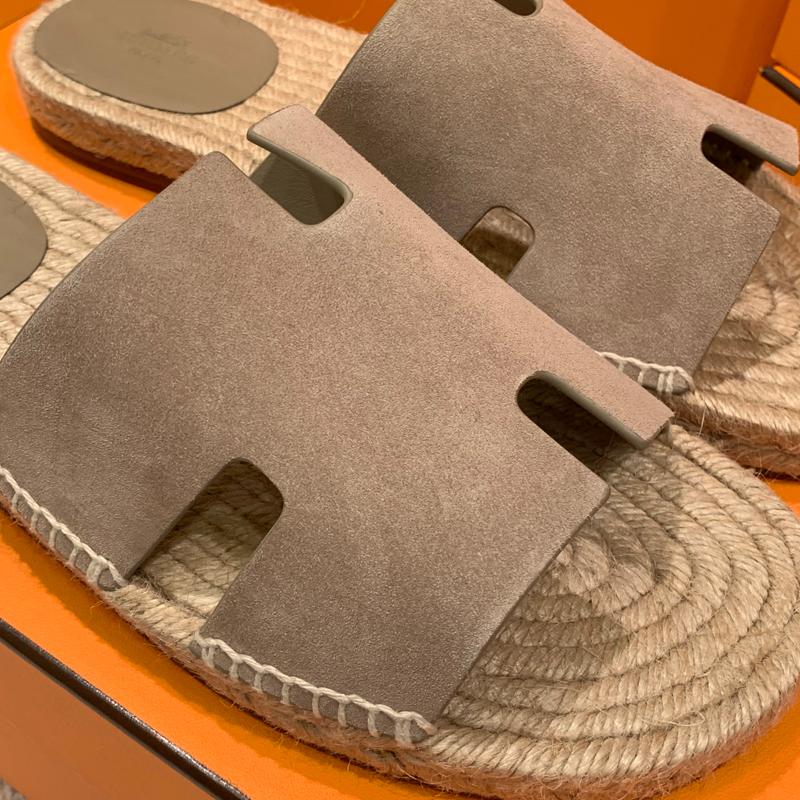 HERMES Men’s Goatskin Antigua Espadrille Slippers Brown